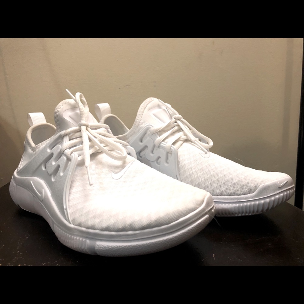 Nike Alcame Shoe
